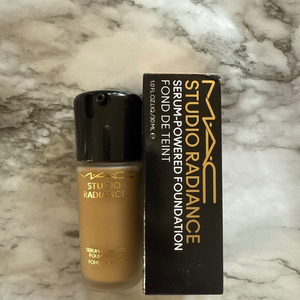 MAC COSMETICS STUDIO RADIANCE FOUNDATION: NC38